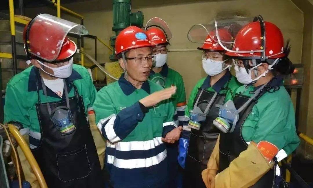 精益求精显匠心本色——记第八届甘肃省道德模范潘从明
