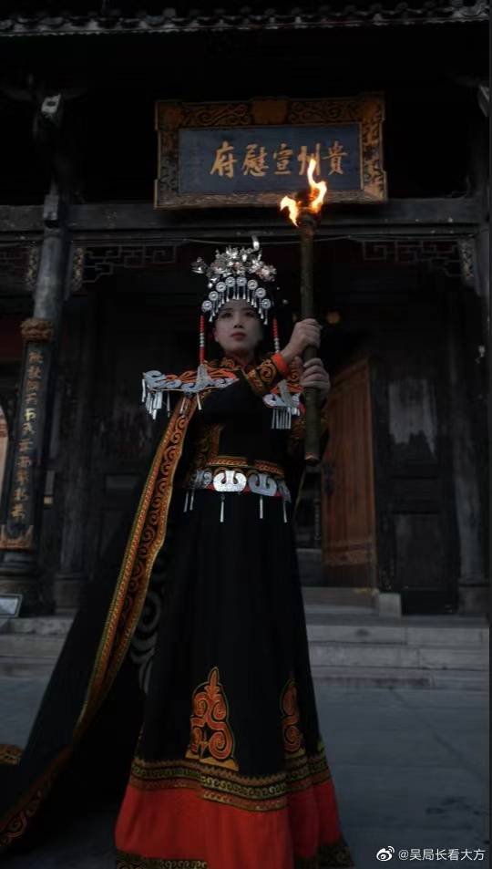 花式整活宣传家乡<strong></p>
<p>贵金属宣传对话</strong>，对话贵州大方县文旅副局长吴姣姣：曾被造黄谣，只能用周末拍摄，感觉亏欠家人
