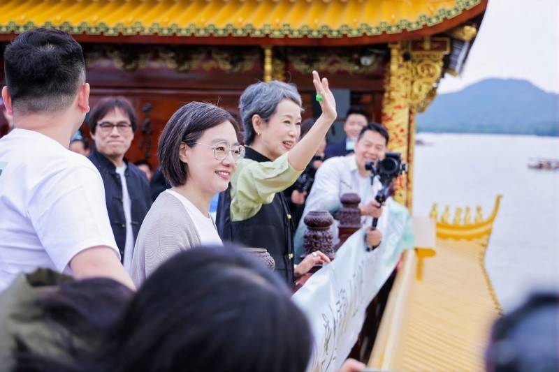 稳健布局演出市场<strong></p>
<p>传奇</strong>，遥望科技将举办“新白娘子传奇30年演唱会”