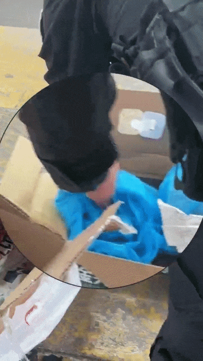 网约车司机接单“闪送”<strong></p>
<p>币缘网</strong>，纸箱里竟装了352350元人民币！