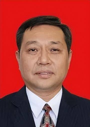 大学原党委书记<strong></p>
<p>yoyo币</strong>，任市委书记！