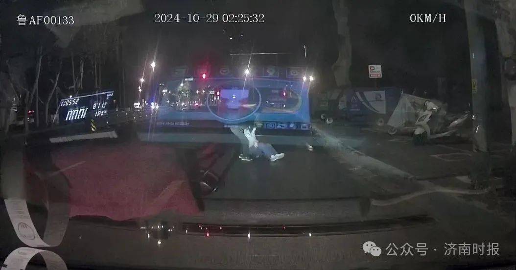 事发凌晨！鲁AF00133驾驶员<strong></p>
<p>凯旋币</strong>，你做的好事藏不住了