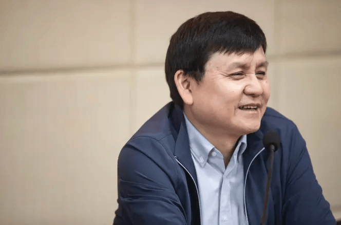 张文宏不做医生了？新身份曝光<strong></p>
<p>桃币</strong>！网友：想到范志毅