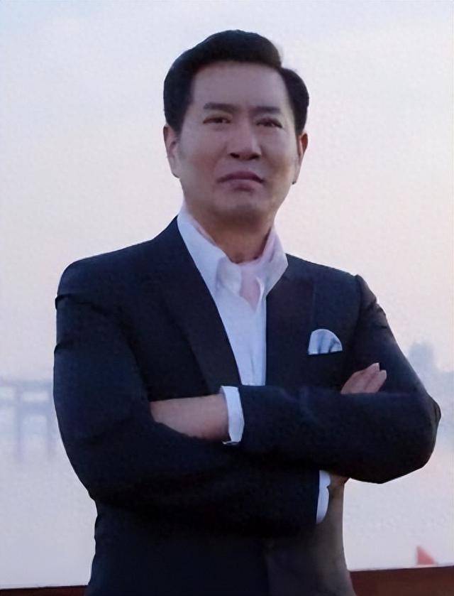 “坏人专业户”姚刚：一生无妻无子<strong></p>
<p>世纪币论坛</strong>，如今53岁在千万豪宅一个人住