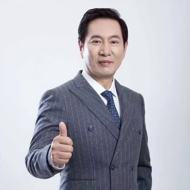 “坏人专业户”姚刚：一生无妻无子<strong></p>
<p>世纪币论坛</strong>，如今53岁在千万豪宅一个人住