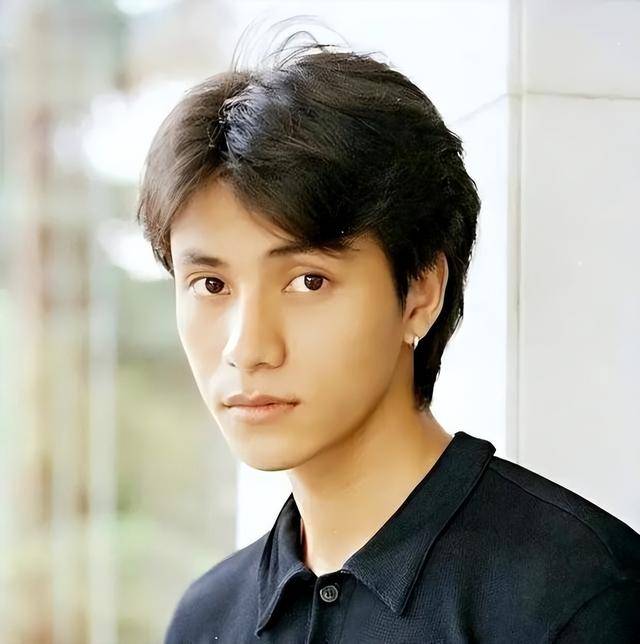 陈坤的儿子已成年<strong></p>
<p>安网币</strong>，容貌开始显现母亲的基因，像谁可以认得出吗？