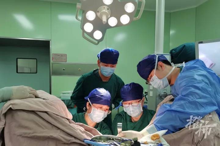 “我肚子里有个东西<strong></p>
<p>炒币吧</strong>，是活的！”浙江78岁奶奶一句话惊呆众人