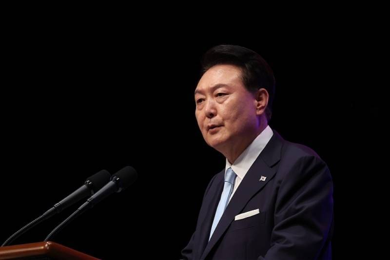 韩国法院对尹锡悦发布逮捕令<strong></p>
<p>快币多少钱</strong>！专家称仍可能通过安全部门反抗