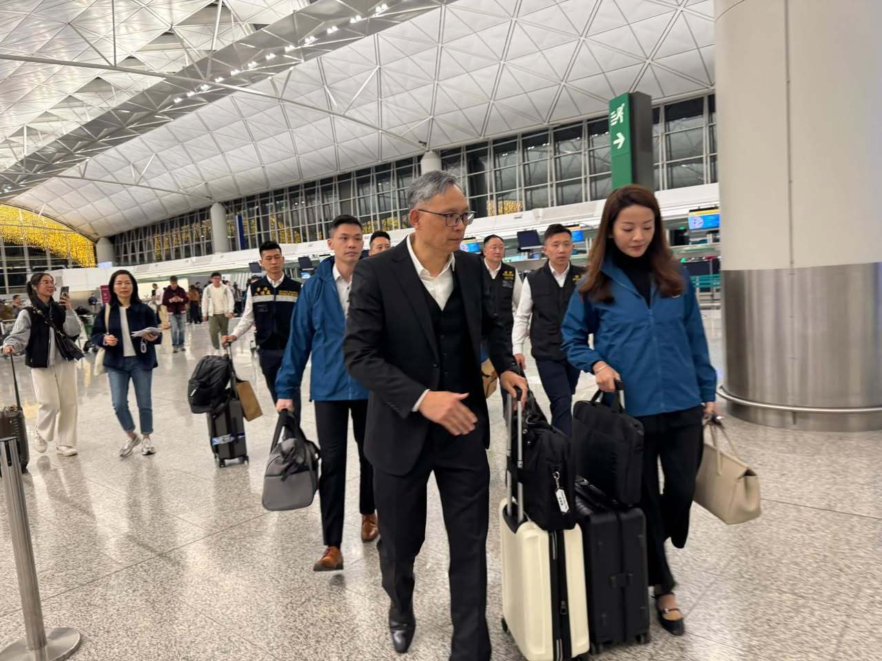 仍有12名港人被困缅甸<strong></p>
<p>ETH</strong>，香港派专责小组前往泰国跟进