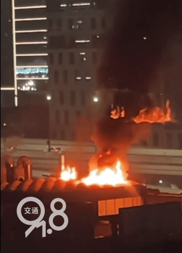 刚刚<strong></p>
<p>万倍币</strong>！杭州一建筑突发爆炸！