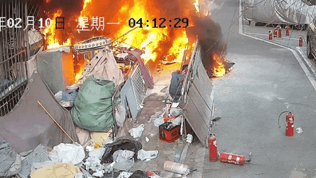 “你们不用管<strong></p>
<p>币购商城</strong>，出事我负责”！老人囤废品堵塞逃生路，不幸起火遇难