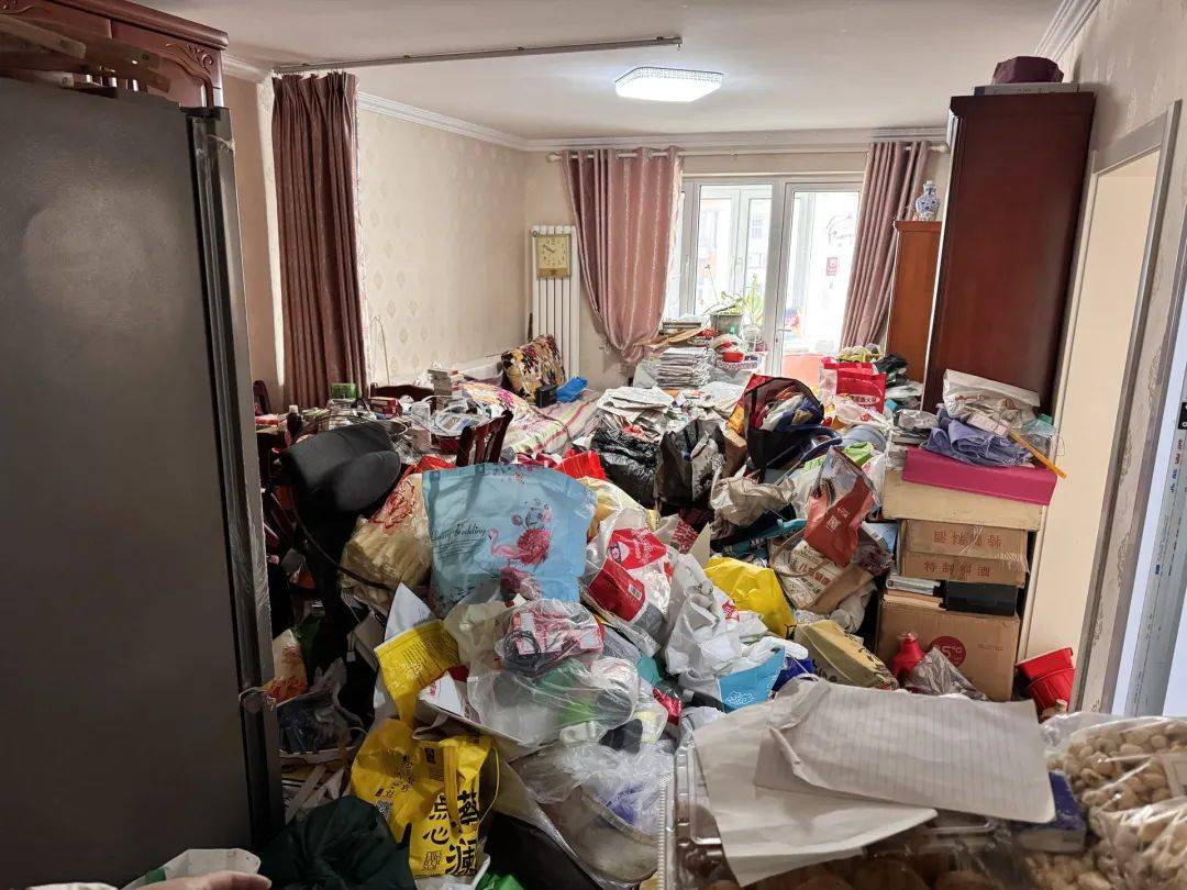 退休金超9000<strong></p>
<p>快币兑换</strong>，91岁老人家中却“垃圾成山”！原因心酸