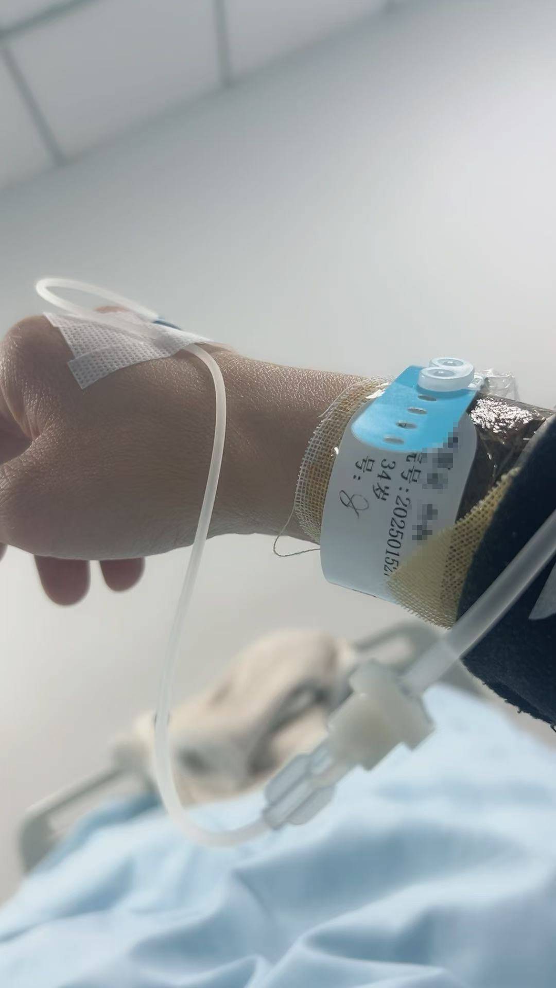 山东一单亲妈妈直播间阻止网友辱骂“唐宝”少年遭上门殴打<strong></p>
<p>币投</strong>，警方：已受理案件，正调查