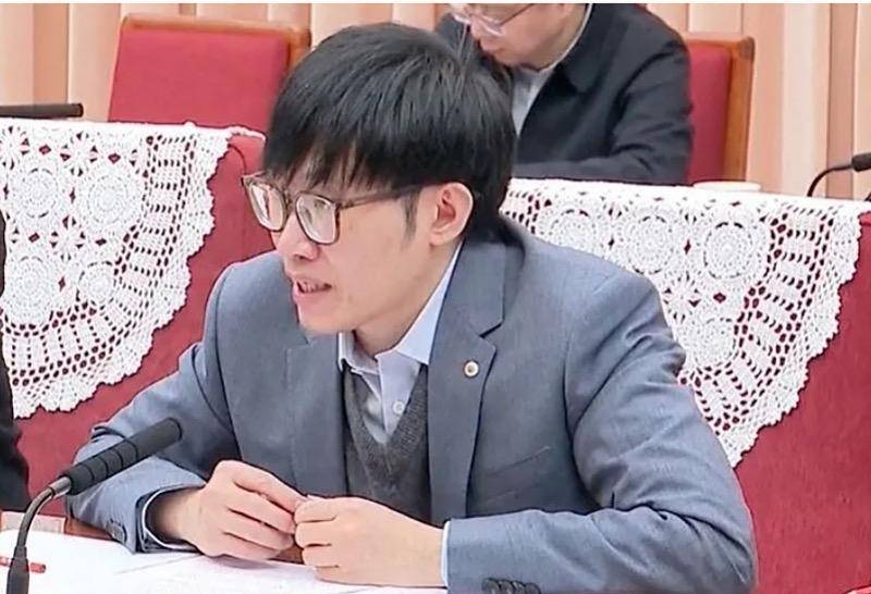 DeepSeek创始人梁文锋首登全球富豪榜<strong></p>
<p>币虚拟</strong>！好友称其低调