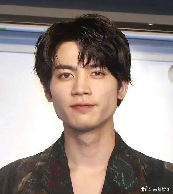 热搜第一<strong></p>
<p>城市币</strong>！24岁男演员不幸去世