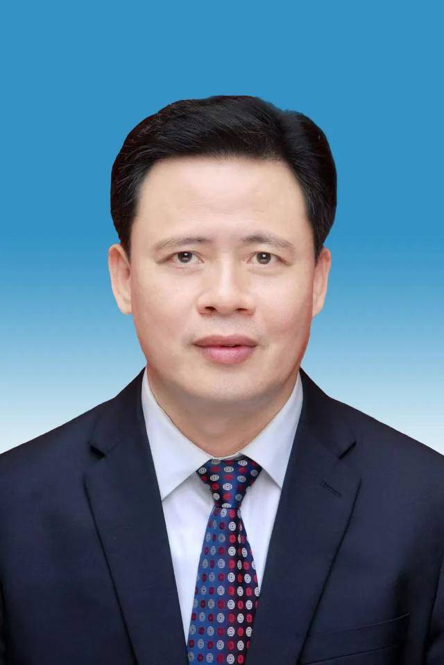 福建4位干部履新<strong></p>
<p>币然公社</strong>，2位升副厅