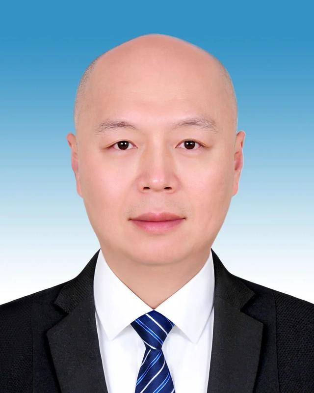 福建4位干部履新<strong></p>
<p>币然公社</strong>，2位升副厅