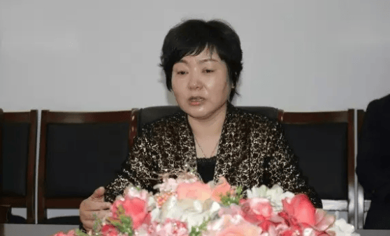 田淑敏<strong></p>
<p>易捷币</strong>，欺上瞒下