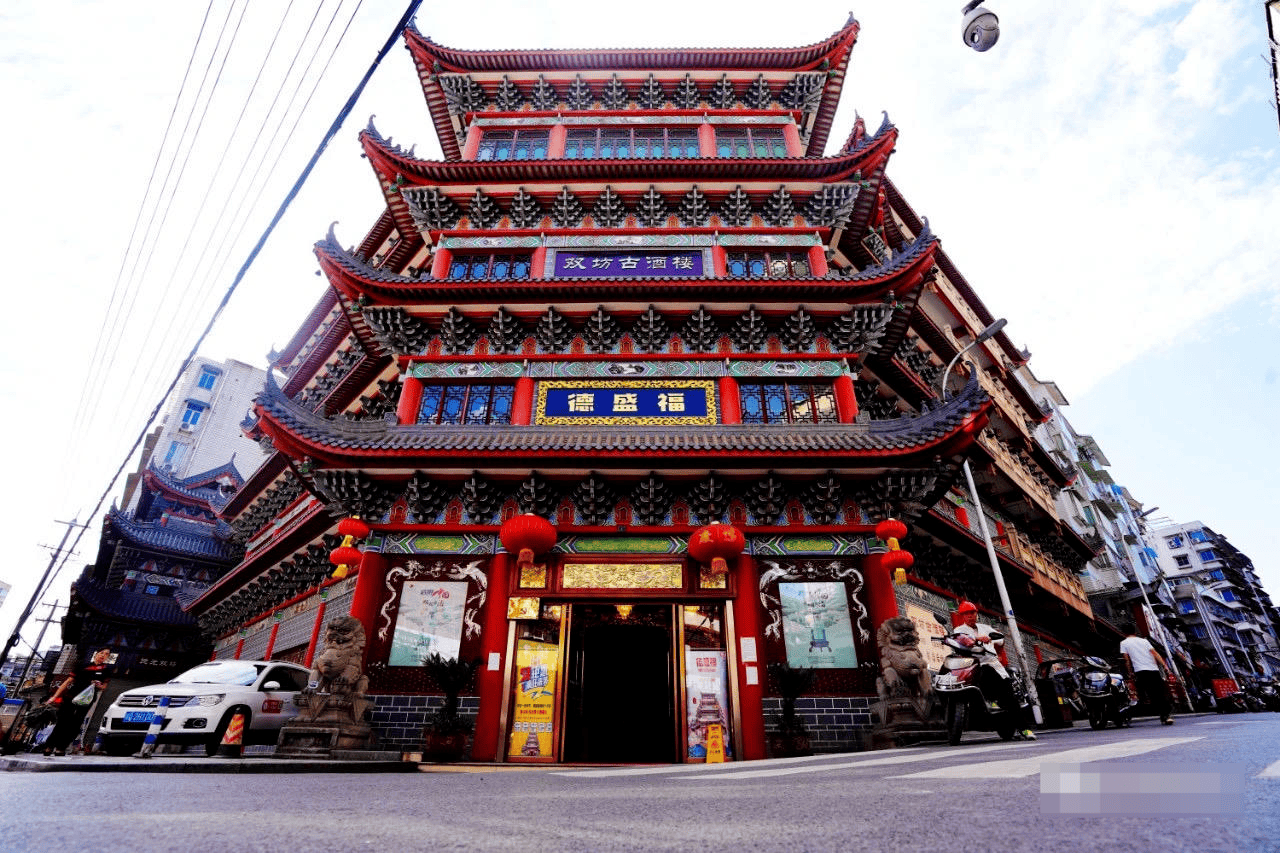 一起诉讼背后<strong></p>
<p>币特网</strong>，宜宾前首富“险被送精神病院”风波丨红星深度