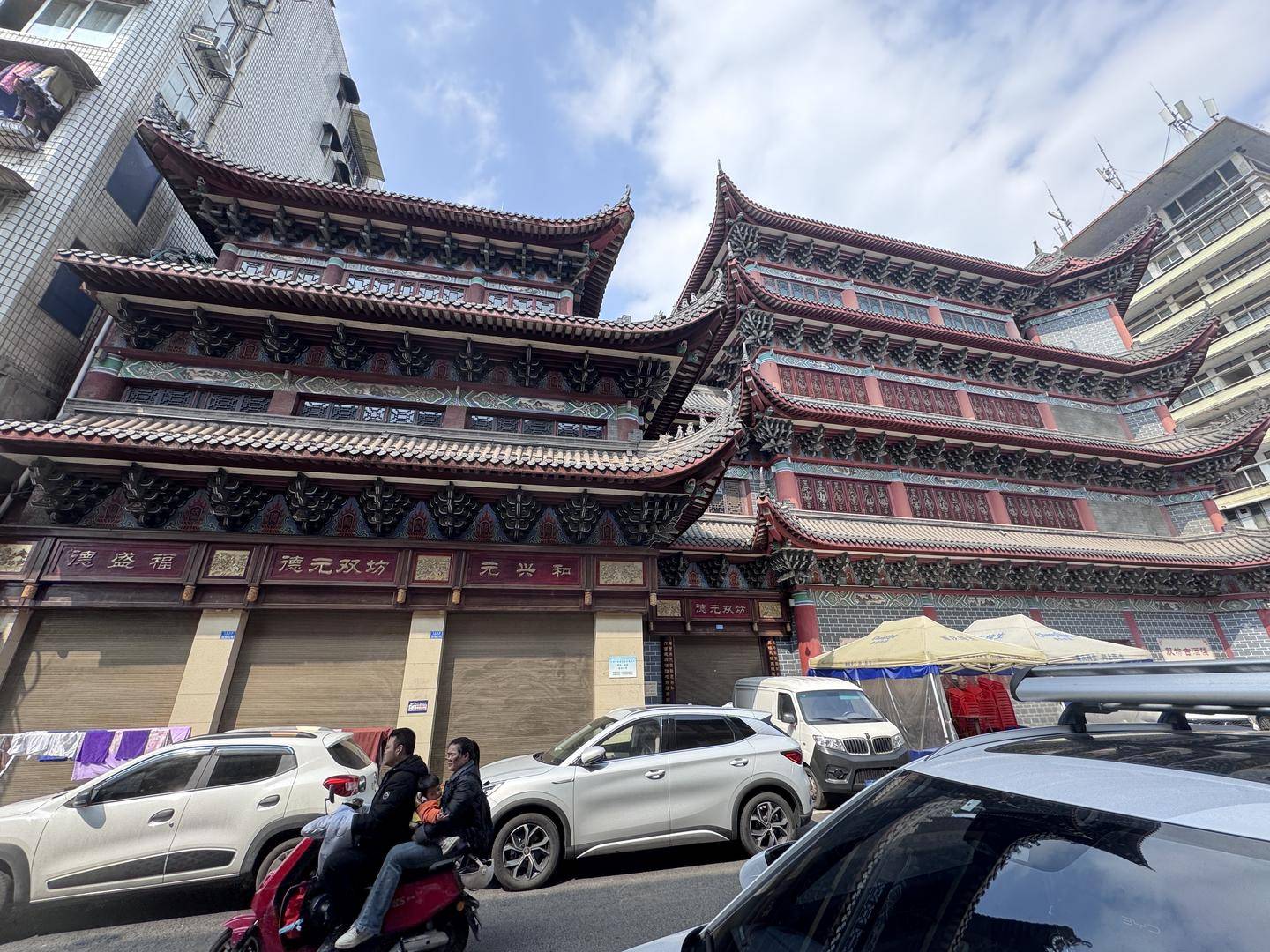 一起诉讼背后<strong></p>
<p>币特网</strong>，宜宾前首富“险被送精神病院”风波丨红星深度