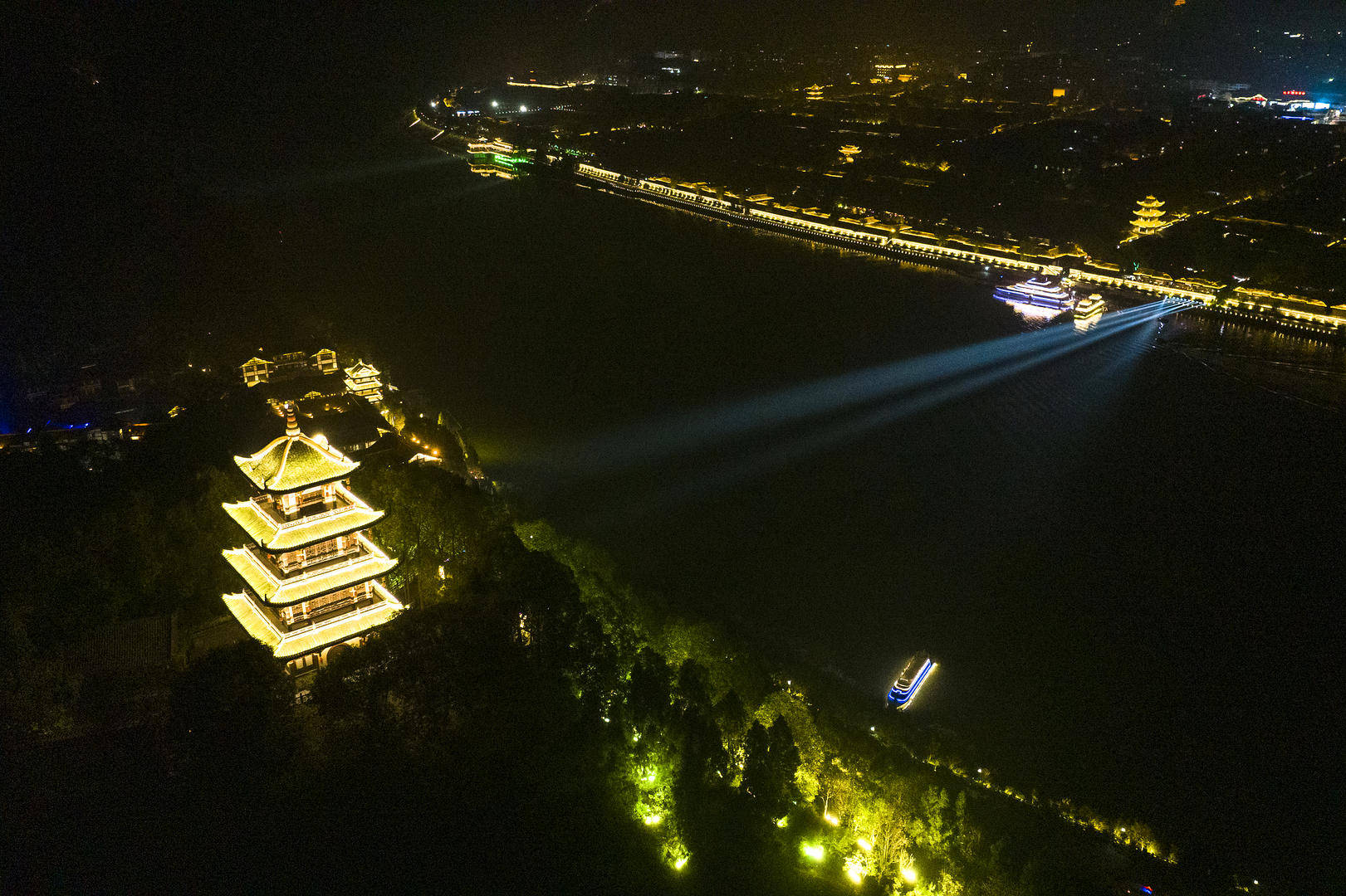 游客投诉在阆中一景区被索要597元上香费 官方：已致歉退款<strong></p>
<p>海淘全币卡</strong>，景区停业整顿