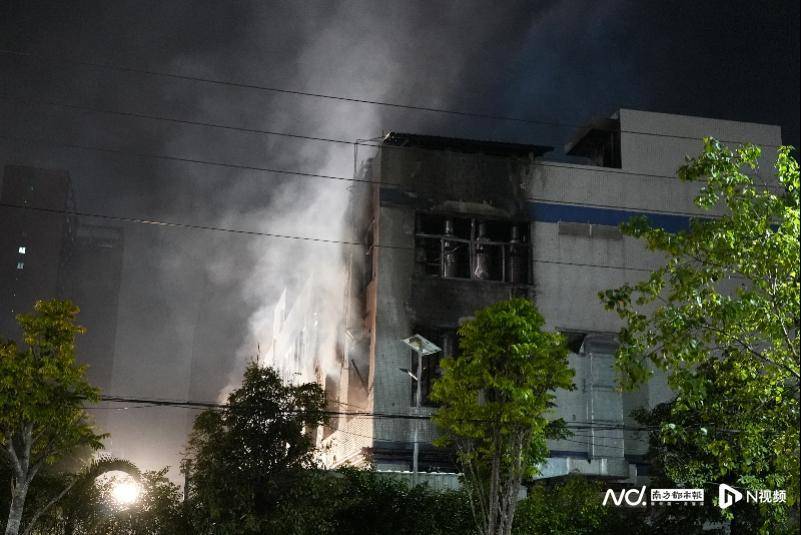 昨夜<strong></p>
<p>海淘全币卡</strong>,中山一公司突发大火, 事发时火光冲天