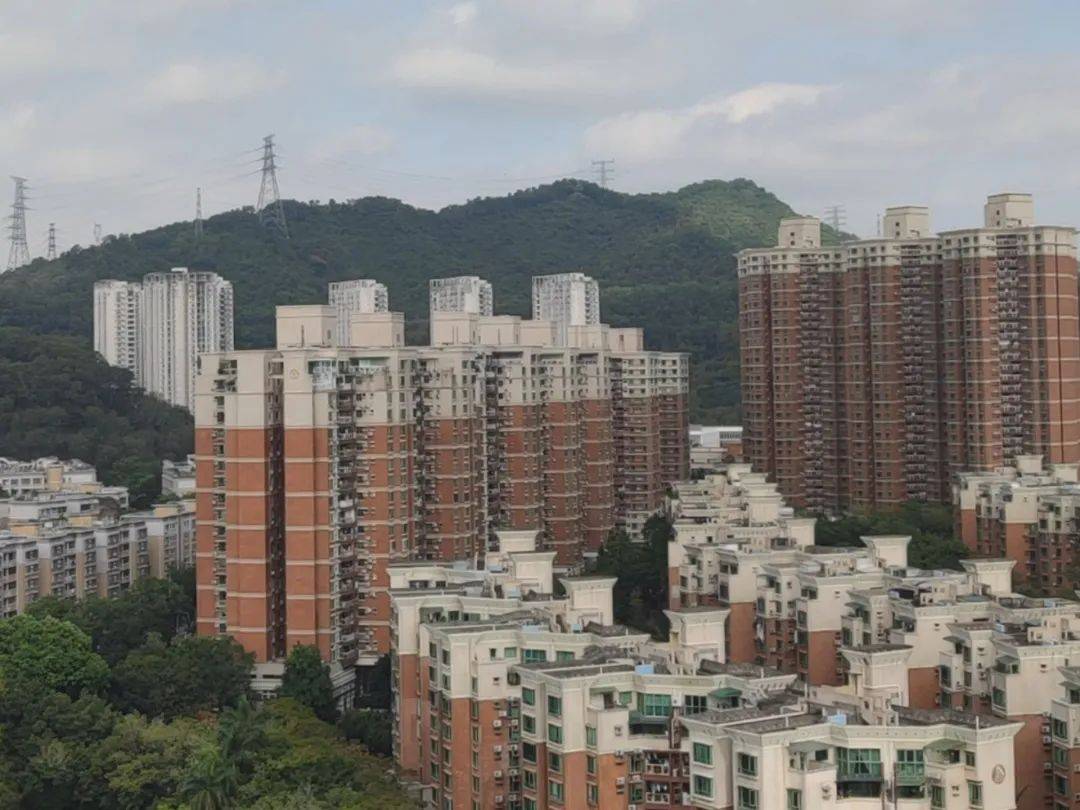 “一小时飞过8架”“感觉屋在抖”！深圳有小区遭遇<strong></p>
<p>币时代</strong>，市民：睡不着