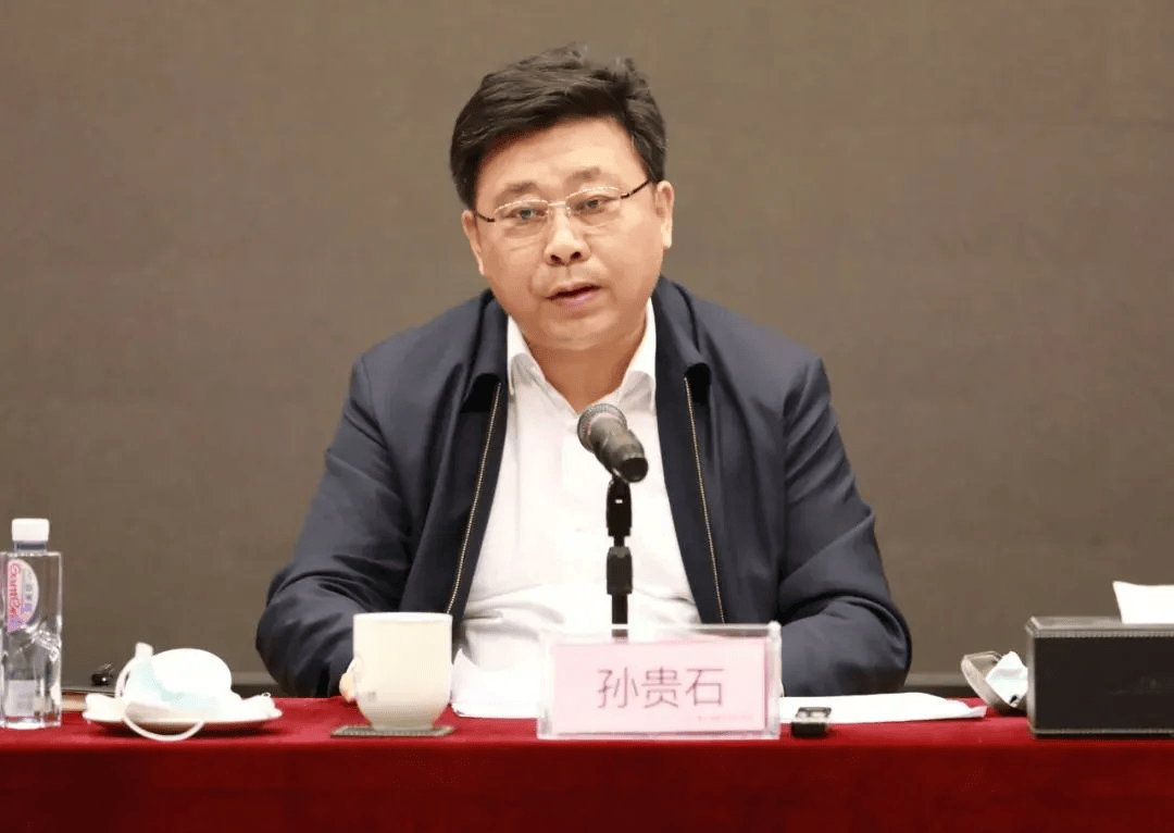 曾任唐山市委常委<strong></p>
<p>趣币</strong>，孙贵石将亲戚在唐山市的房产作为专门宴请场所，多次组织领导及下属聚餐