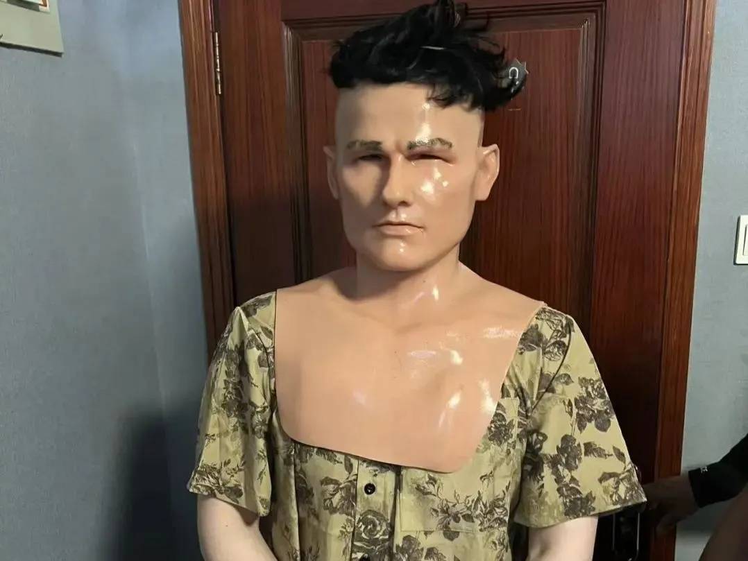 江苏一男子戴仿真“人皮”面具入室盗窃<strong></p>
<p>染色币</strong>，流窜多个小区作案，涉案金额达15万余元