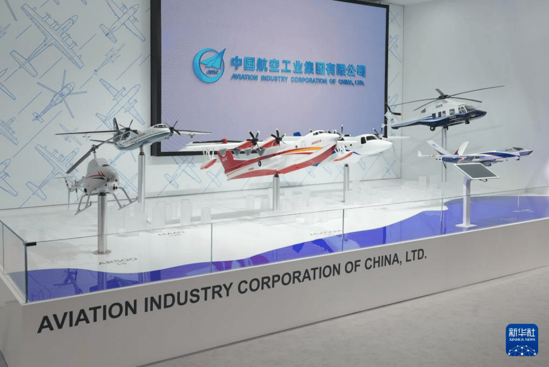当面歼-10CE<strong></p>
<p>币块</strong>，对面“阵风”：巴黎航展对台戏