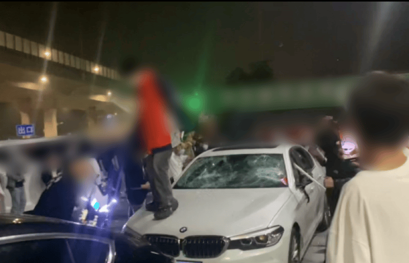 加油站内砸车打人<strong></p>
<p>payc币认筹</strong>，23名嫌疑人被临沂警方抓获