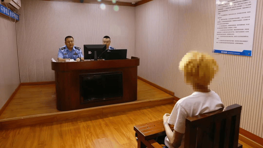 加油站内砸车打人<strong></p>
<p>payc币认筹</strong>，23名嫌疑人被临沂警方抓获