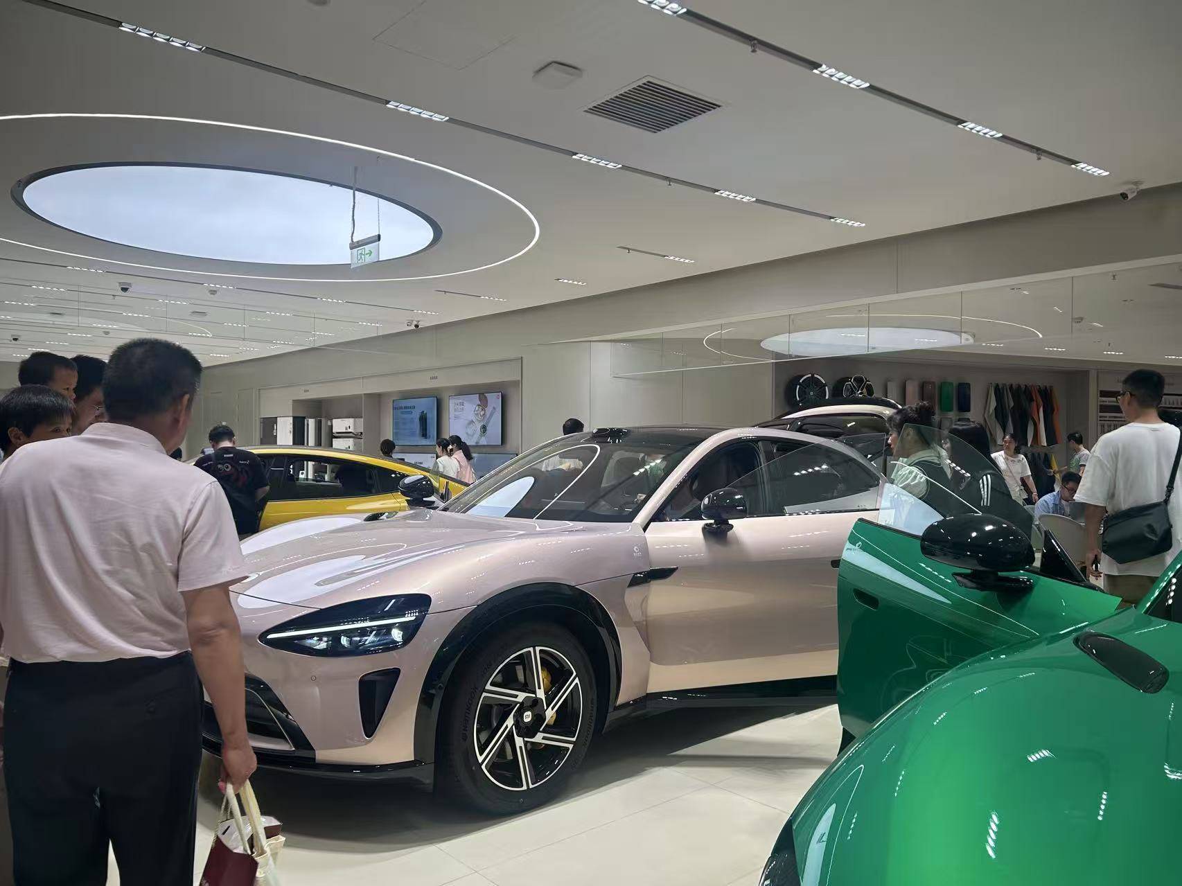 小米YU7上市72小时：“锁单+1”刷屏工作群<strong></p>
<p>94币灾</strong>，提车时间最长超一年，雷军直面“产能挑战”？