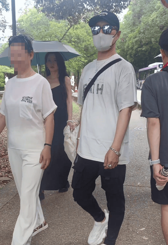 汪峰与森林北两家人同游日本<strong></p>
<p>鸽子币</strong>，包括与章子怡所生的一对儿女，氛围相处融洽