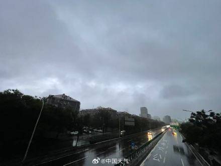 北京七区已现暴雨或大暴雨 早高峰城区及北部地区仍有明显降雨 注意出行安全<strong></p>
<p>给币网</strong>！