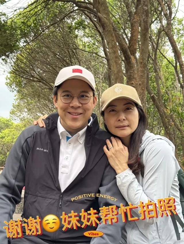 霍启刚专程飞新加坡<strong></p>
<p>给币网</strong>，见证郭晶晶入选国际游泳名人堂，二人结婚13年，育有一子两女