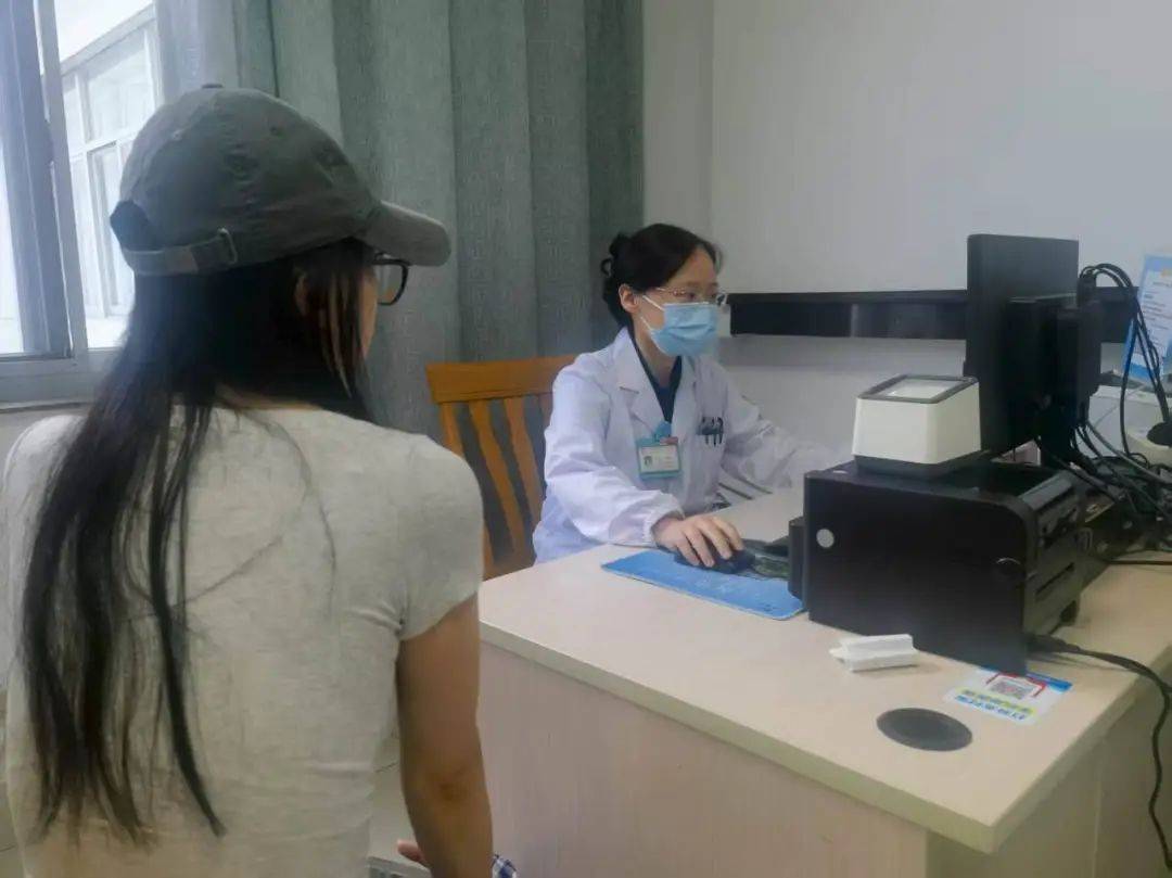 杭州32岁小伙每天打篮球到深夜<strong></p>
<p>给币网</strong>，一查“韧带撕裂”！近期多人中招