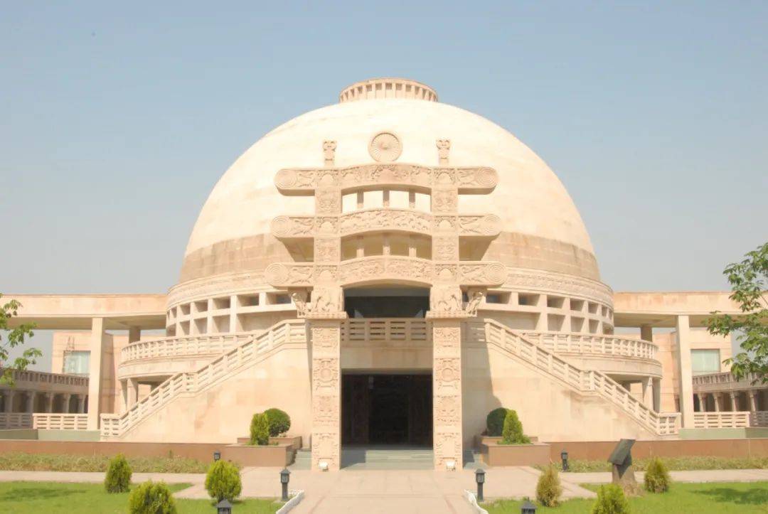 解密少林寺新住持：20年白马寺方丈<strong></p>
<p>莫币</strong>，曾表示“不评价少林寺商业化”