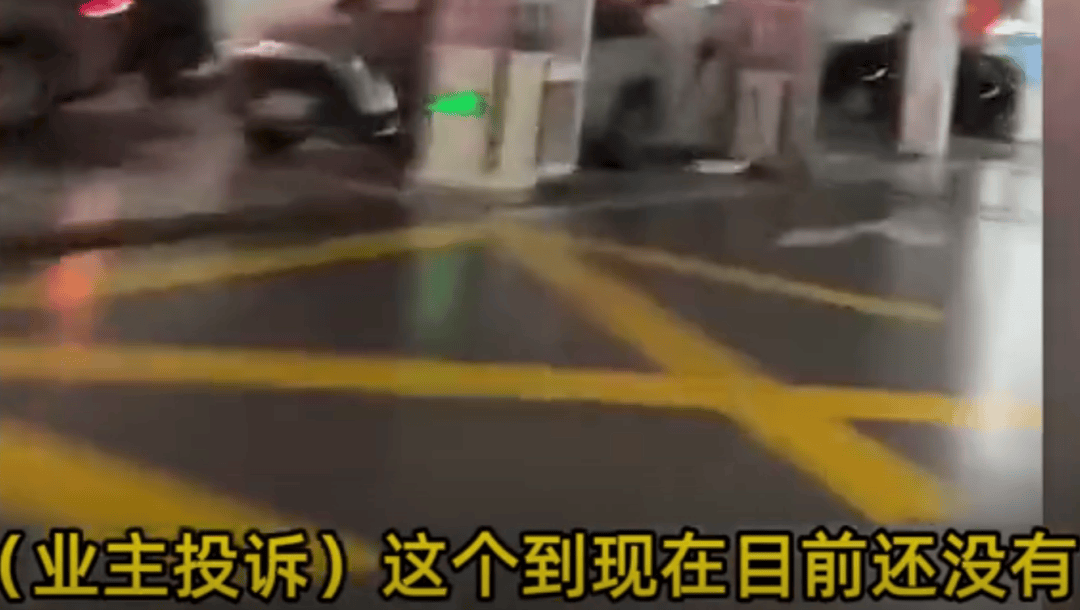 上海一小区被外卖员集体“拉黑”：进小区须乘摆渡车<strong></p>
<p>云特币</strong>，送单保安全程陪同，其余骑手在车内等，致订单频繁超时；平台：已尝试与物业沟通