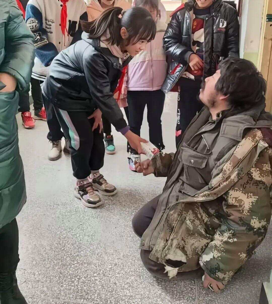 遗憾！受拾荒者资助感动全网女孩意外去世<strong></p>
<p>数子货币</strong>，此前两人相见泪流满面感动全网