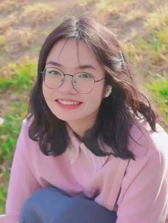 贵州22岁女村支书意外去世<strong></p>
<p>币胜币</strong>，家属称在回村路上遭遇车祸，乡政府：目前人已安葬
