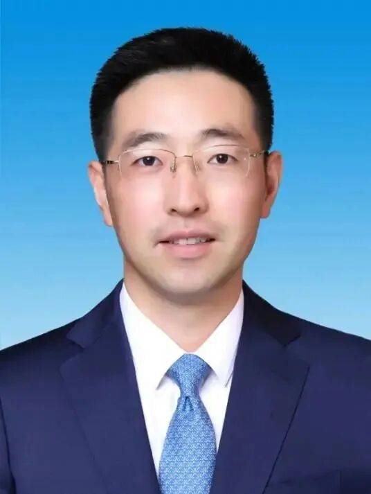 孙道寻当选苏州市吴江区区长<strong></p>
<p>屎币</strong>，曾任“全国经济最强镇”党委书记
