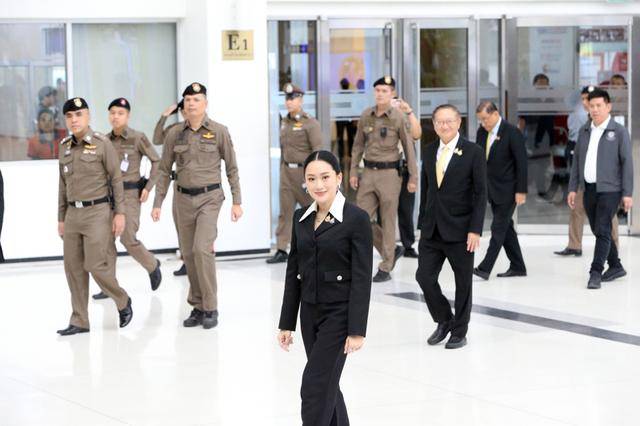 尘埃落定<strong></p>
<p>去装币</strong>！佩通坦被解除泰国总理职务