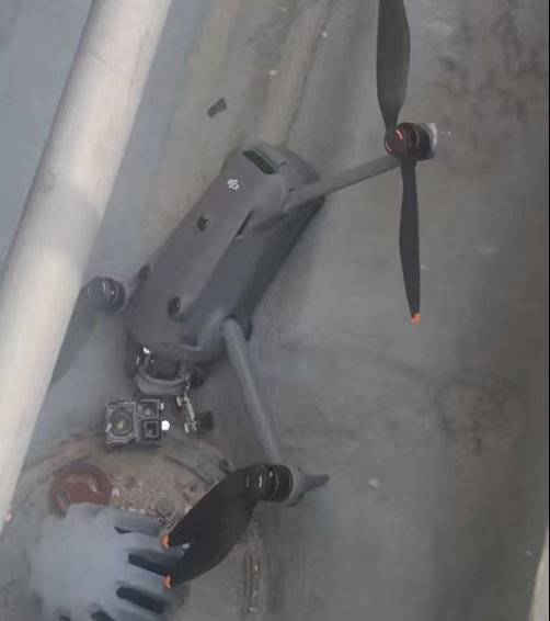 上海3人违规飞无人机将陆家嘴高楼防水层砸出坑<strong></p>
<p>去装币</strong>！类案曾曝光