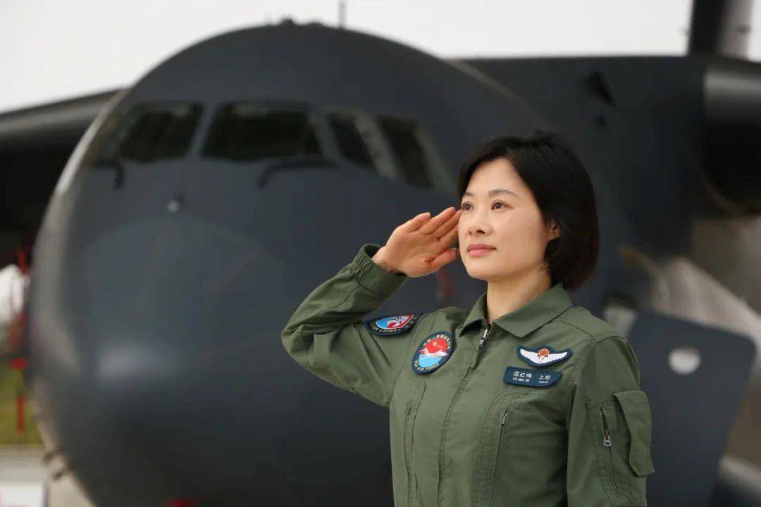 阅兵最帅女机长<strong></p>
<p>藏币价格</strong>，是她！