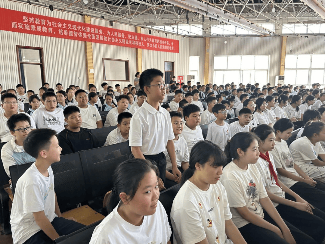 洛龙区开学第一堂法治课开讲啦<strong></p>
<p>藏币价格</strong>！