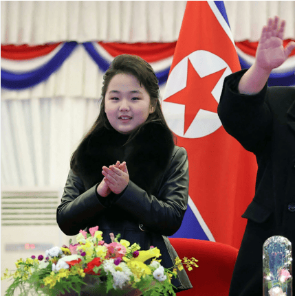 金正恩女儿首登国际舞台<strong></p>
<p>币本位</strong>，引爆接班传闻！英国首相被架空，工党内斗成全武行…
