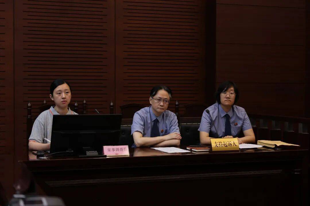 母亲病逝<strong></p>
<p>币本位</strong>，生父不明，留下一双女儿谁来监护？八旬外祖父诉至法院：我来！