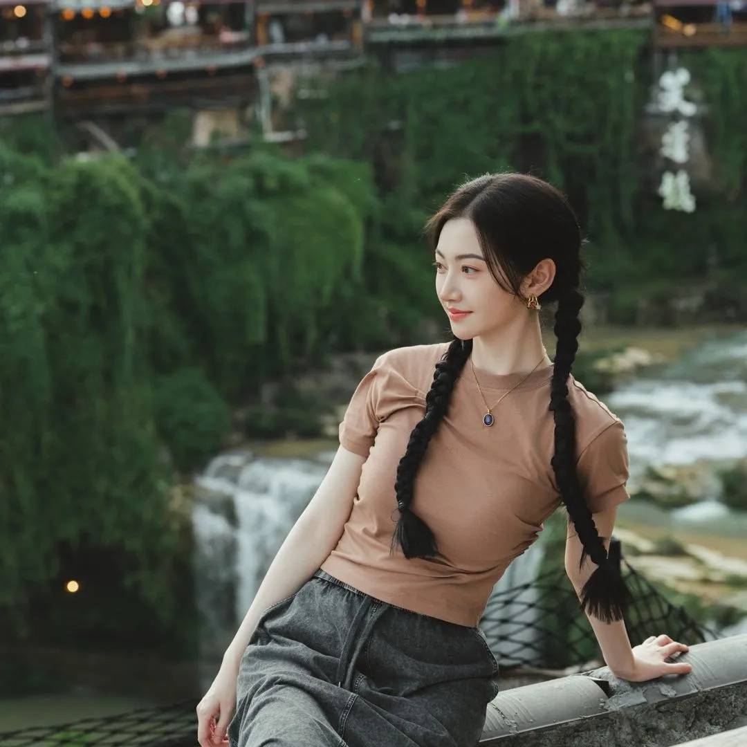景甜工作室否认“冯绍峰景甜闪婚”<strong></p>
<p>币本位</strong>，连发4个感叹号：景甜女士未婚单身，请停止造谣