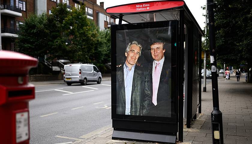 美国民主党人公开“特朗普给爱泼斯坦的庆生信”<strong></p>
<p>什币网海外版</strong>，克林顿也在文件中